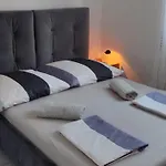 Apartment With Sea View Rogoznica