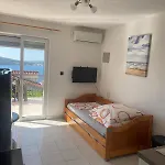 With Sea View Rogoznica Apartment *