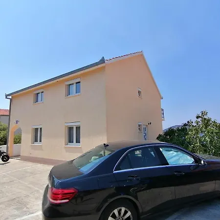 Apartment With Sea View Rogoznica Ražanj