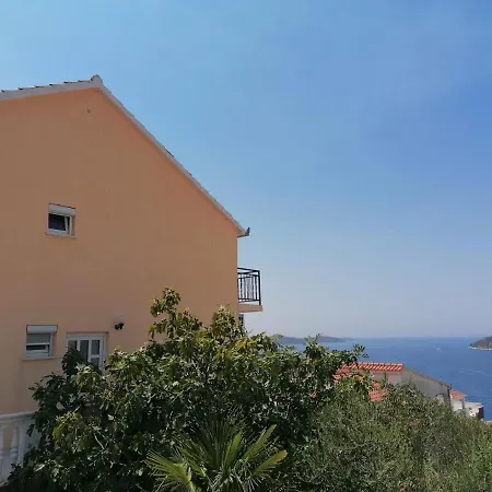 With Sea View Rogoznica Apartment *