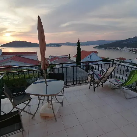 Apartman With Sea View Rogoznica *