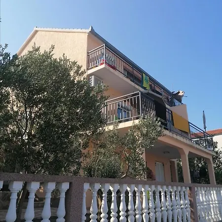 Apartment With Sea View Rogoznica *