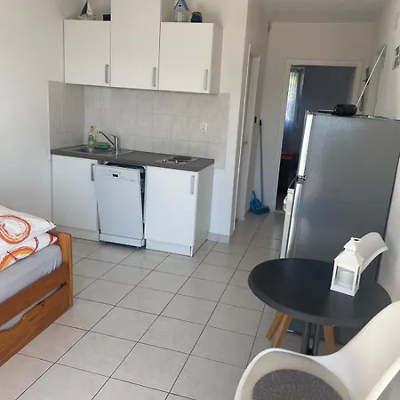 Apartment With Sea View Rogoznica *