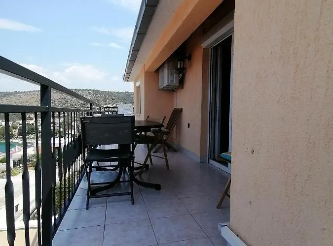 Apartment With Sea View Rogoznica