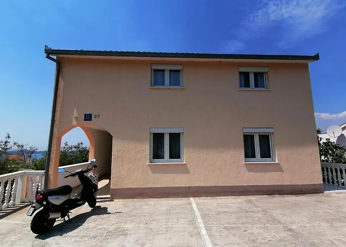 Apartment With Sea View Rogoznica