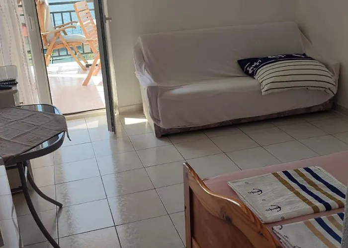 Apartment With Sea View Rogoznica *