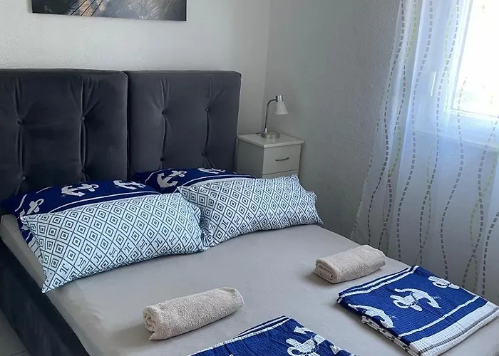 With Sea View Rogoznica Apartment