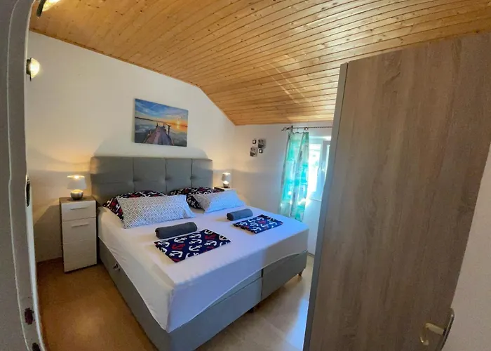 Apartment With Sea View Rogoznica Razanj