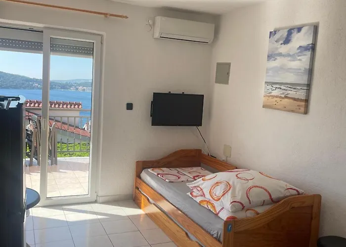 With Sea View Rogoznica Apartment *