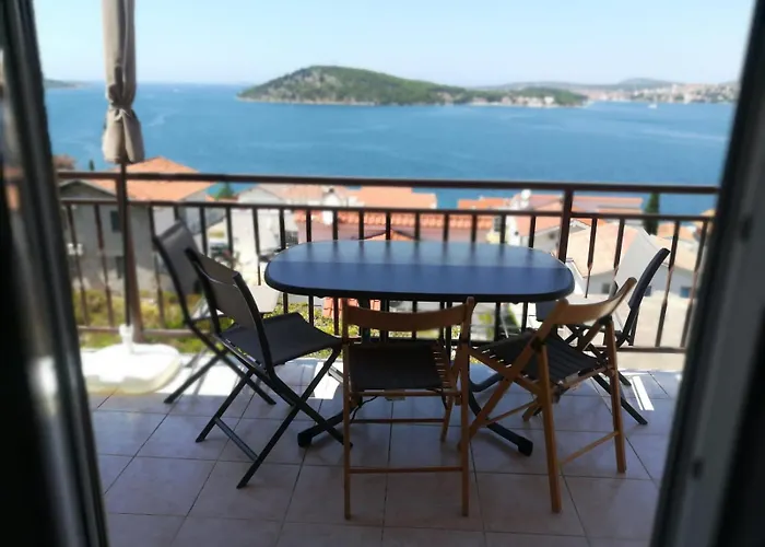 With Sea View Rogoznica Apartment Razanj